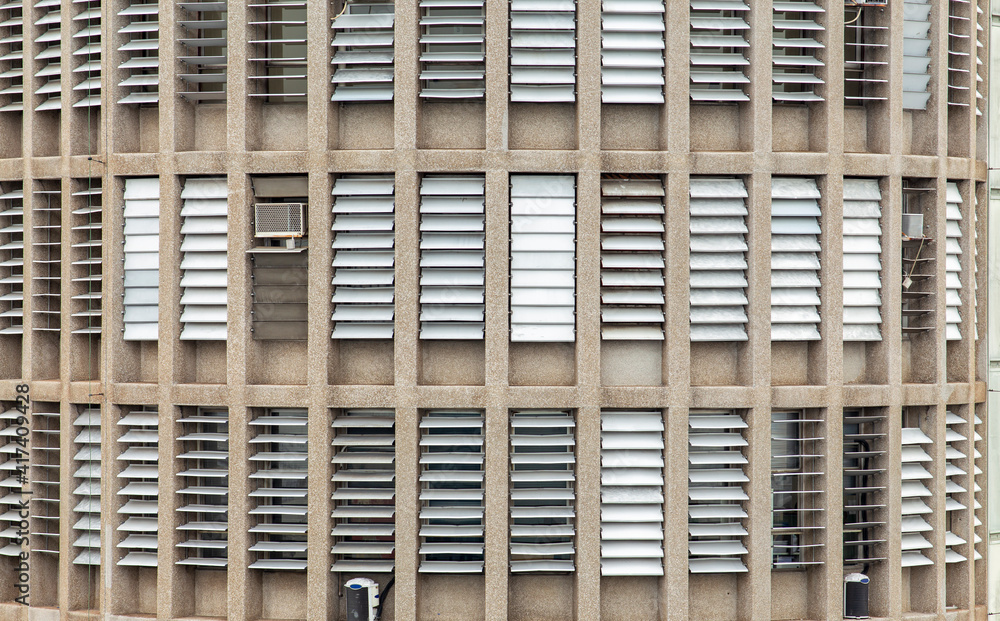 Detalhes das janelas e persianas externas do Edifício Itália, um dos ícones arquitetônicos da cidade de São Paulo. Detalhes das janelas e persianas externas do Edifício Itália, um dos ícones arquitetônicos da cidade de São Paulo.