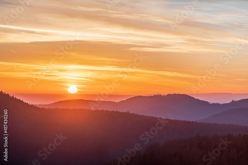 Sonnenaufgang mit Bergen © Fabian