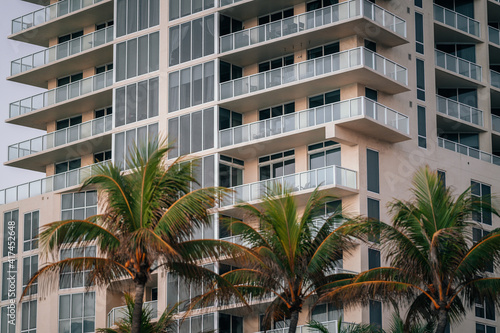 building country beach palms apartment real state usa Miami Beach windows balcony 
