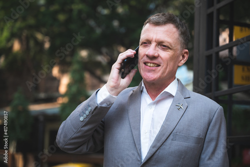 businessman manager CEO usi...