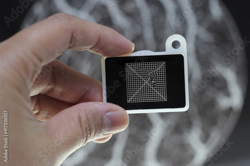 Amsler grid viewer is a tool that eye doctors use to detect vision problems resulting from damage to the macula.