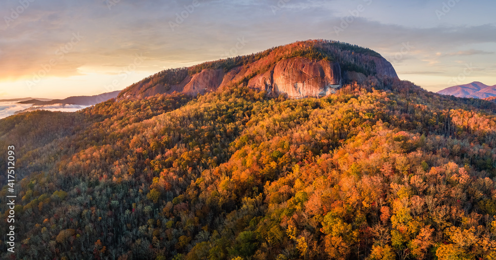 Plakat Autumn sunrise on the Blue Ridge Parkway - Looking Glass Rock - near Asheville and Brevard - Pisgah National Forest