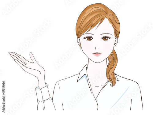 白シャツの女性_案内