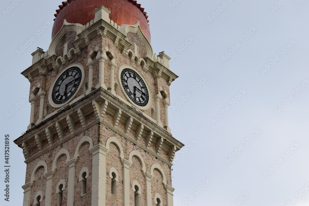 Obraz premium The clock tower, the highest point of the Sultan Abdul Samad Building in Kuala Lumpur, Malaysia.