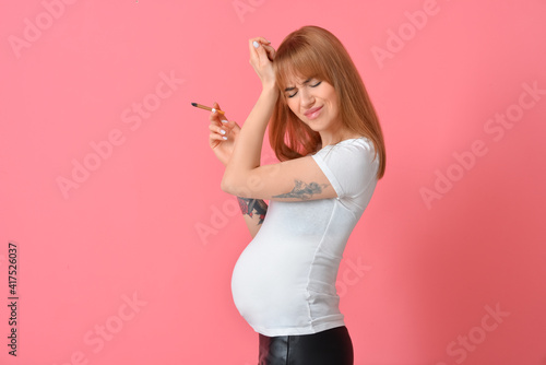 Sick pregnant woman with ci...