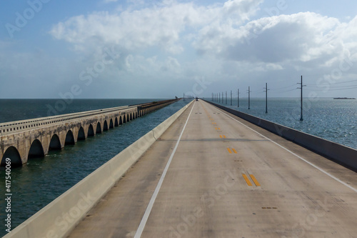 Wallpaper Mural Seven mile bridge in Florida Torontodigital.ca