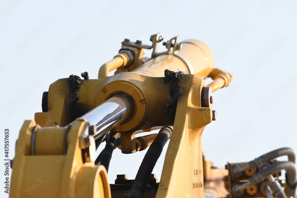 重機の油圧ダンパー Stock Photo Adobe Stock 重機の油圧ダンパー Stock Photo Adobe Stock