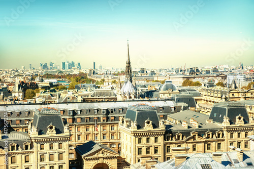 Paris cityscape with Eiffel tower and city view © Pavlo Vakhrushev