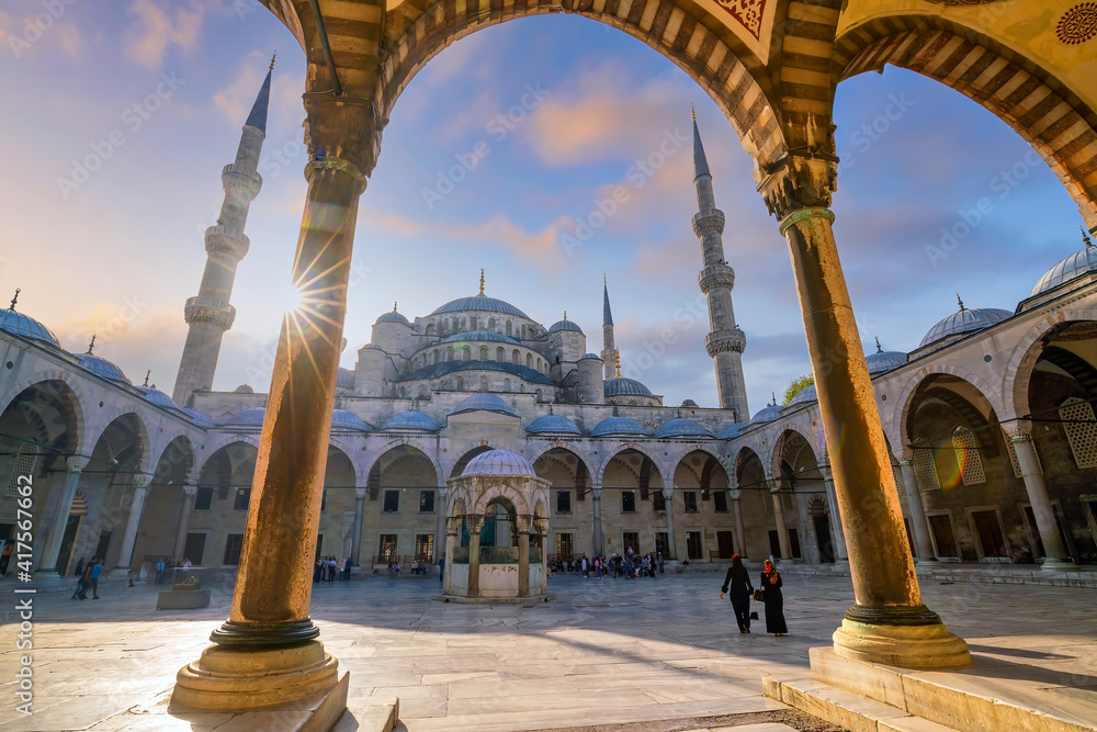 Naklejka premium The Sultanahmet Mosque (Blue Mosque) in Istanbul