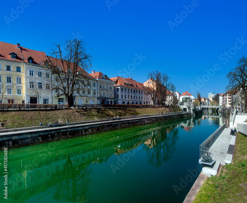 Obraz na płótnie view of the old town w salonie