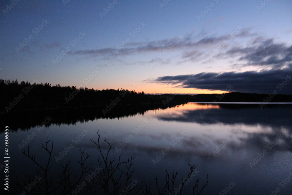 Obraz premium sunrise over lake
