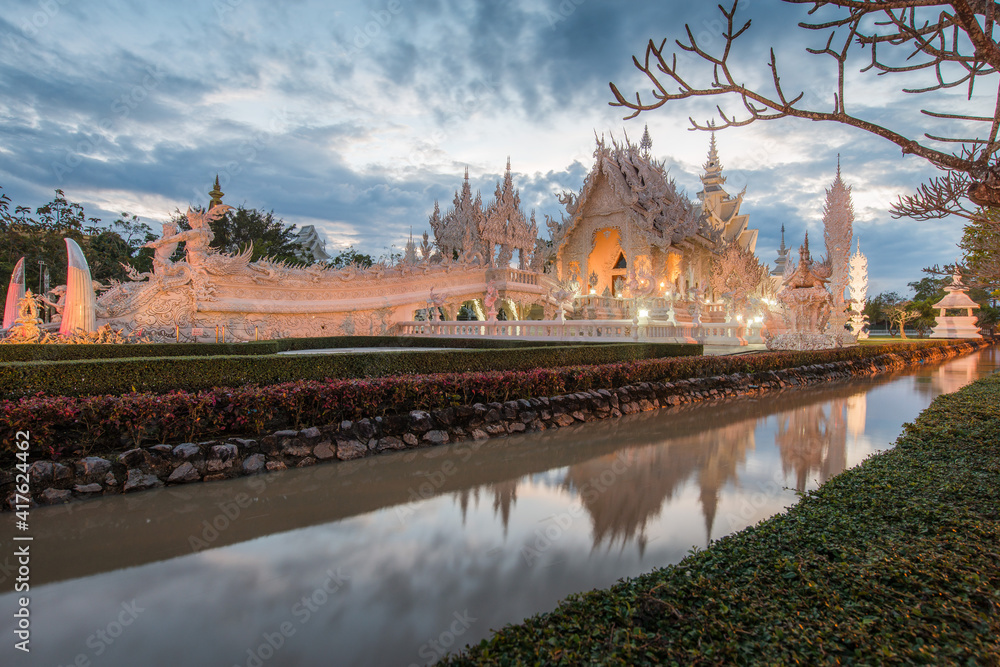 Obraz premium Light show at Rong Khun temple, Chiang Rai province, northern Thailand, Magnificently grand white church