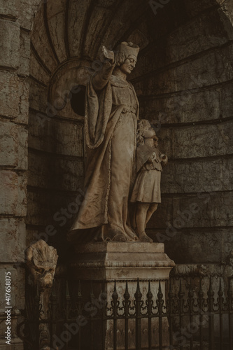 statue of virgin mary