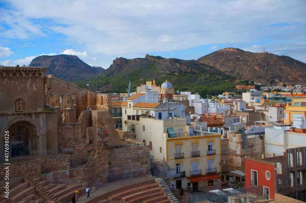 Obraz premium Mountains over a Spanish town
