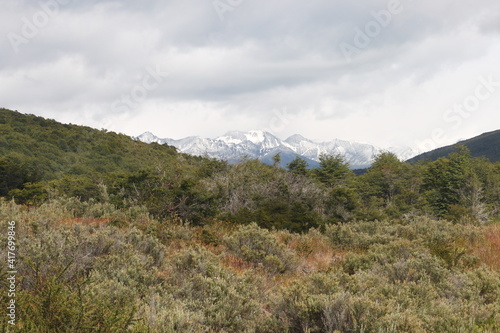 Paisaje, montaña y lago
