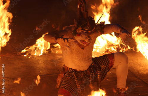 Culminacion de danza balinesa con performance de fuego, Bali, Indonesia photo