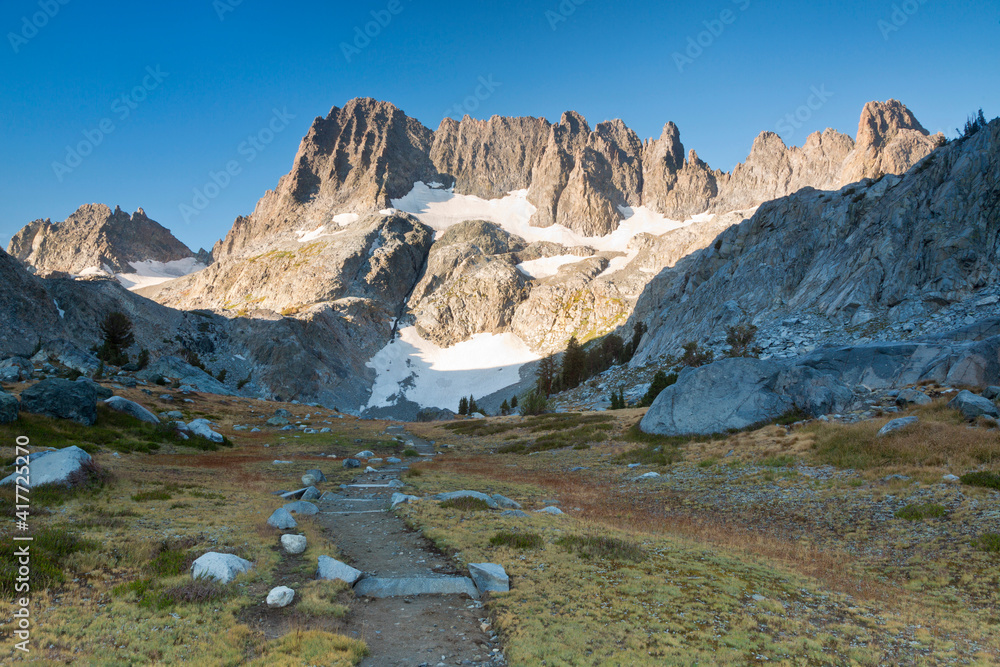 USA, California, Inyo National Forest. The Minarets peaks and a hiking trail.