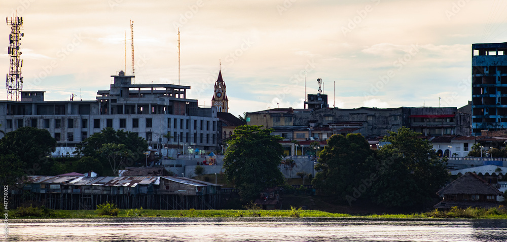 Vista de la ciudad de Iquitos desde el río