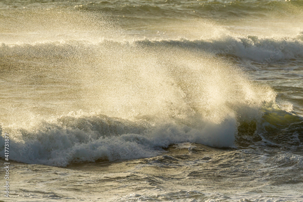 Obraz premium USA, California, San Luis Obispo County. Wind-blown surf.