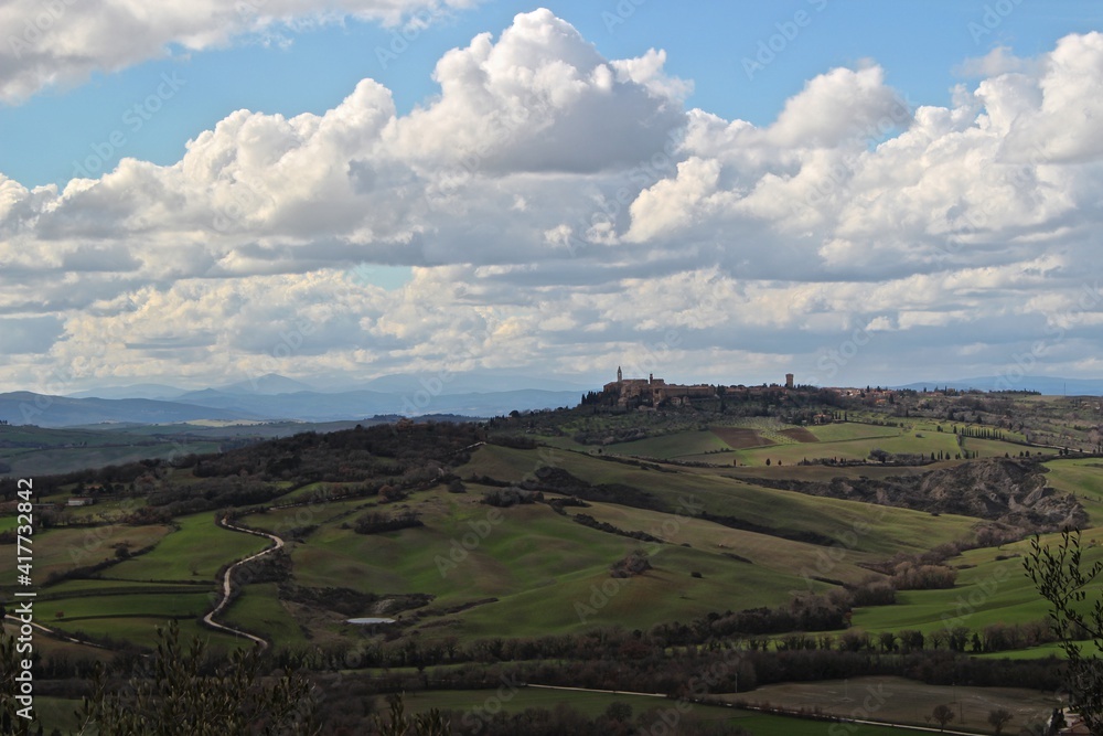 Naklejka premium Tuscany, Italy. Panorama with medieval town. 