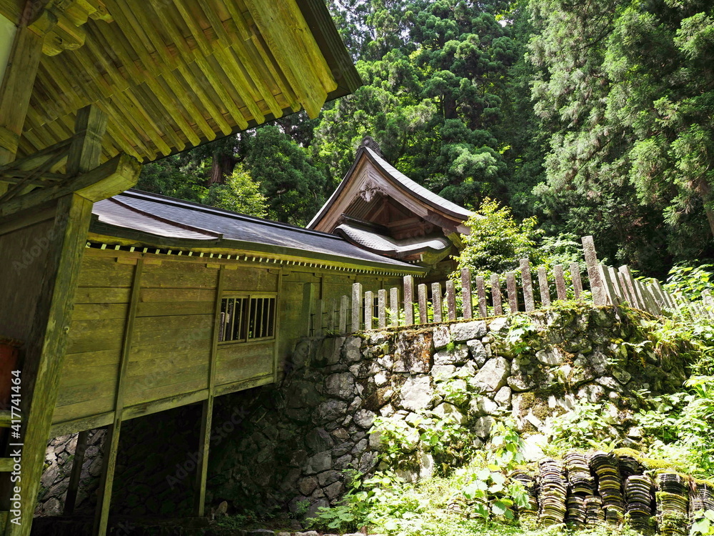 Obraz premium 広島県民の森熊野神社、熊野神社の心臓部。