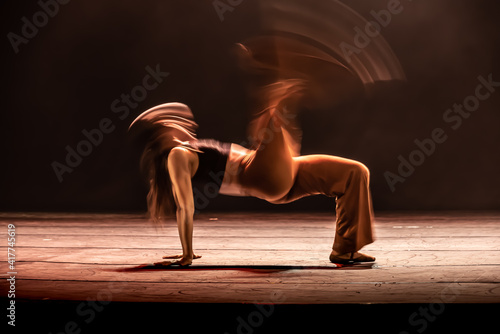 Fotografie The abstract movement of the dance