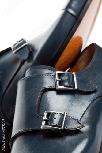 Man's shoes in studio for advertisement © Retan