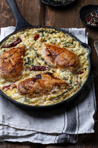 orzo with chicken, spinach and dried tomatoes