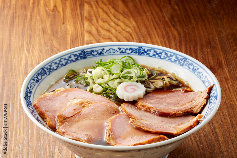 濃厚しょうゆラーメン