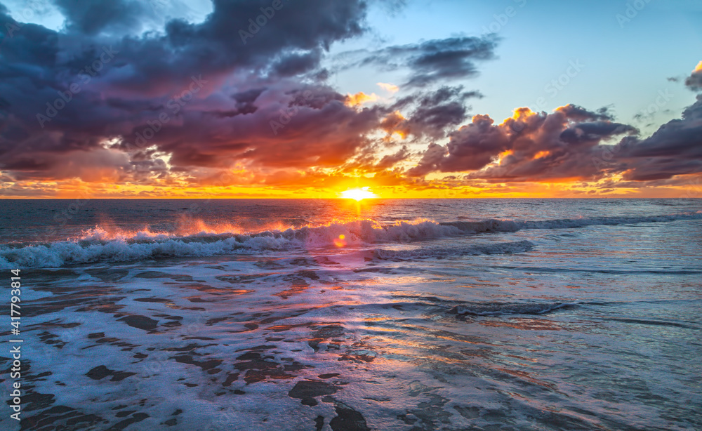 Fototapeta premium The Magical sunset of Perth's , Western Australian Beaches