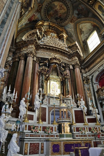 Napoli – Altare nella Chiesa del Gesù Vecchio
