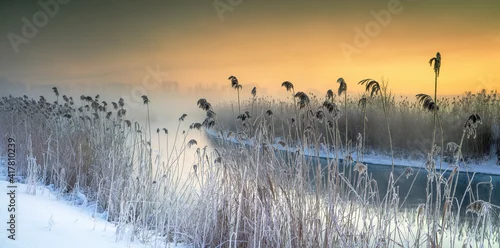 Obraz Zimowa Rzeka O Wschodzie  Słońca  - Szrony 