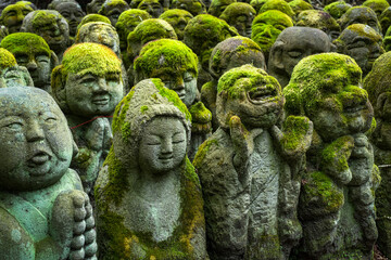 Papier peint photo Kyoto Statues bouddhistes temple Otagi Nenbutsu-ji  © eyetronic