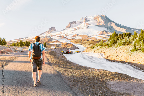 Man hiking to the Top of Mt. Hood, Oregon, USA © ansyvan