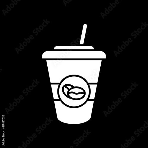 Ice latte dark mode glyph icon. Coffee drink in take out cup. Americano to go in disposable mug with straw. Coffeeshop menu. White silhouette symbol on black space. Vector isolated illustration
