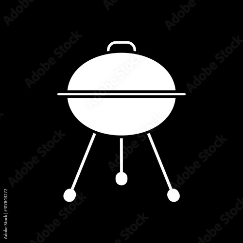 Grill with closed lid dark mode glyph icon. Barbecue cooking. Heater for picnic food preparation. Outdoor cookery. White silhouette symbol on black space. Vector isolated illustration