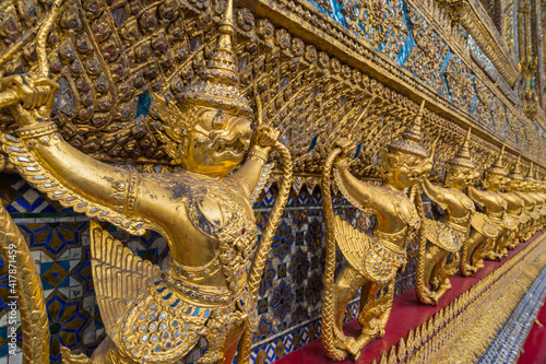 Bild auf Leinwand Guardian demon statues on phra mondop