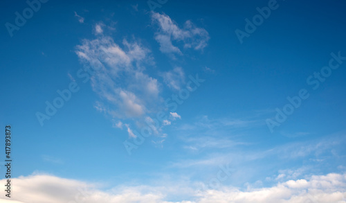 Fototapeta Naklejka Na Ścianę i Meble -  white clouds on the blue sky