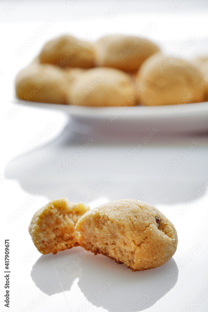 Dolci con marmellata d'uva e farro Dolci con marmellata d'uva e farro