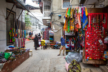 Fototapete Sansibar Frau im Markt von Stone Town  © Bob