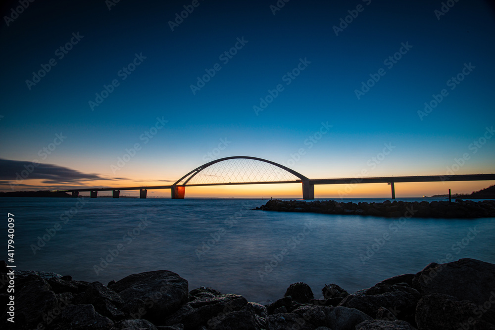 Naklejka premium Brücke zur Insel Fehmarn