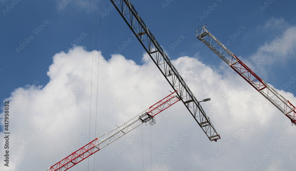 Lavori in corso nel cantiere in primavera - business Lavori in corso nel cantiere in primavera - business