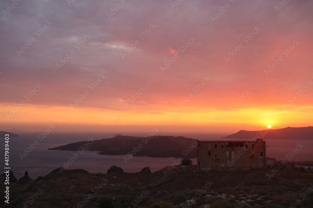 ヨーロッパギリシャサントリーニ島の綺麗な夕焼け