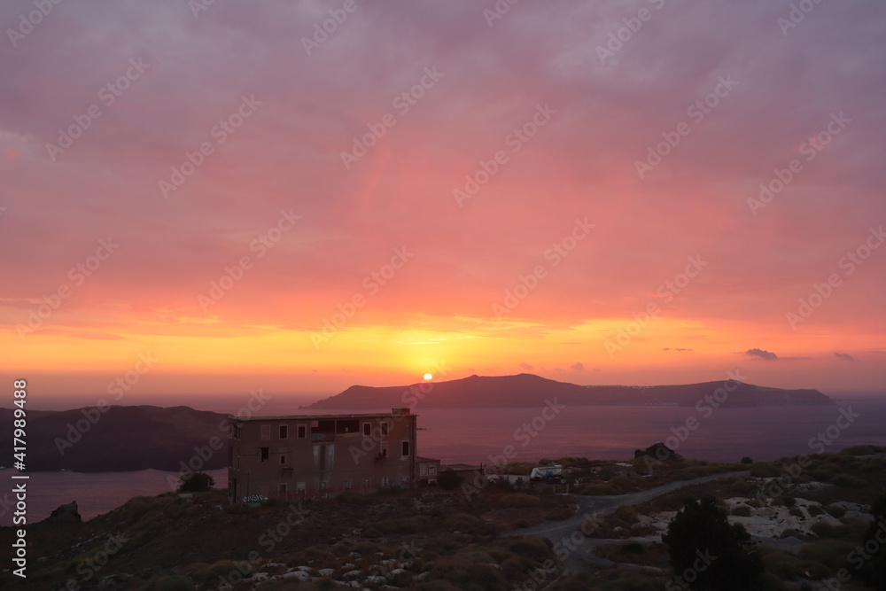 ヨーロッパギリシャサントリーニ島の綺麗な夕焼け