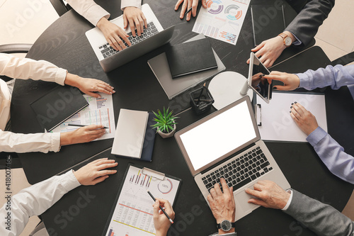 Young business people worki...