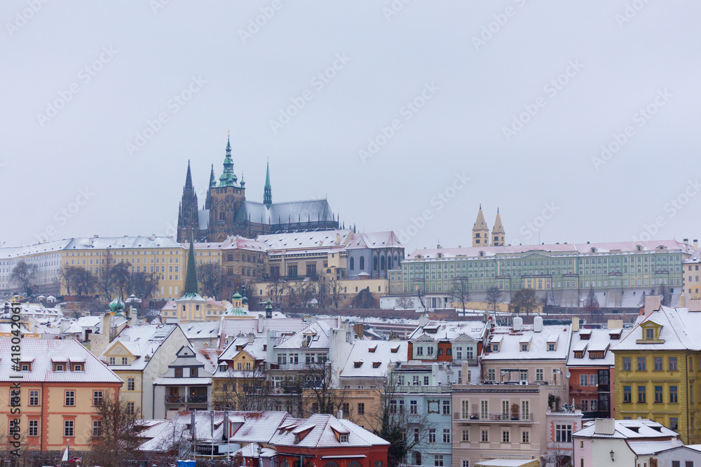 Obraz premium Christmas Snow Prague gothic Castle, Czech Republic