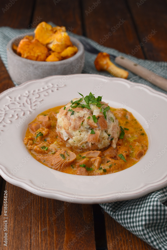 Dumplings with chanterelle ragout Dumplings with chanterelle ragout
