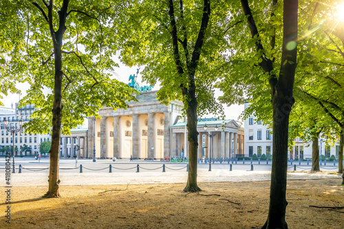Obraz na płótnie Brandenburg gate in summer day, Berlin w salonie