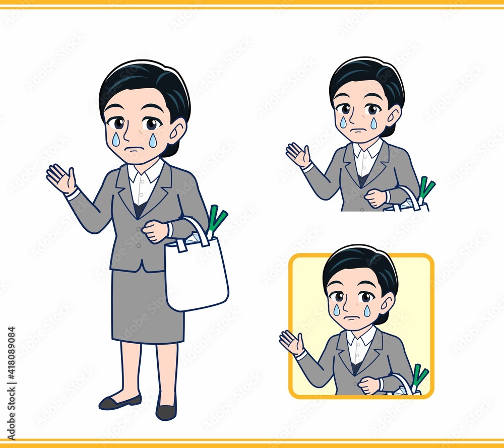 スーツを着た年配の女性