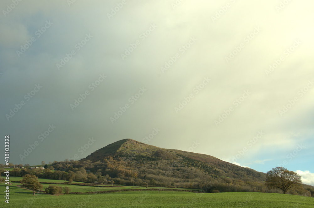 Obraz premium Clouds over the mountains
